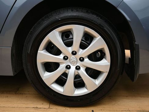 Used 2025 Toyota Corolla LE FWD image 15