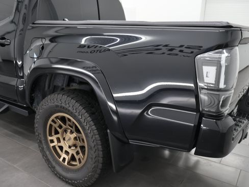 Used 2021 Toyota Tacoma TRD Sport w/ TRD Premium Sport Package AWD/4WD image 26