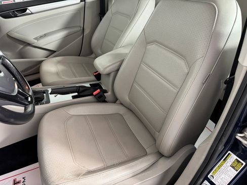 Used 2019 Volkswagen Passat 2.0T Wolfsburg w/ Wheels & Sunroof Package image 33