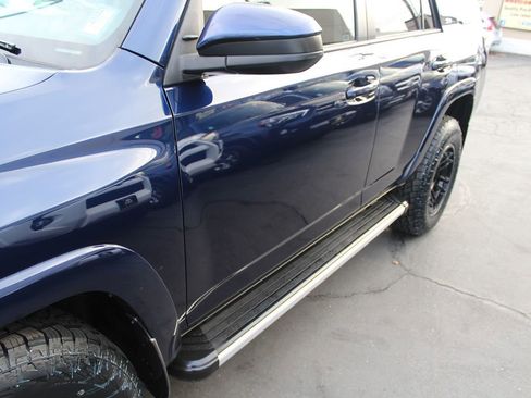 Used 2014 Toyota 4Runner SR5 image 12
