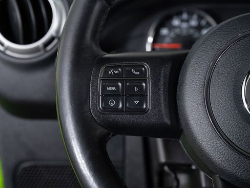 Used 2016 Jeep Wrangler Unlimited Sahara w/ Connectivity Group image 30