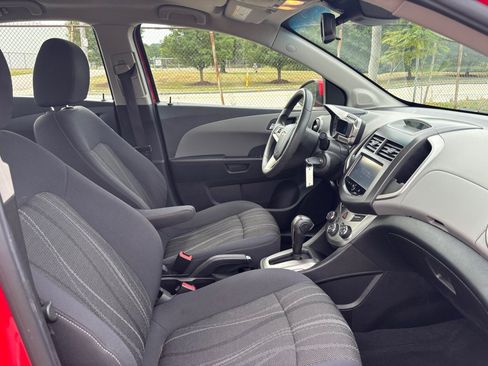 Used 2016 Chevrolet Sonic LT w/ Wheels and Fog Lamp Package FWD image 10