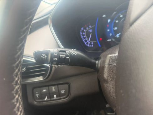 Used 2019 Hyundai Santa Fe SEL image 16