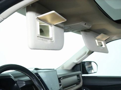 Used 2023 Ford Expedition Limited image 21