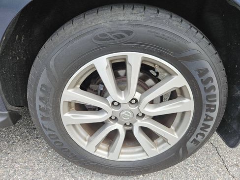Used 2015 Nissan Pathfinder SL w/ SL Premium Package FWD image 32