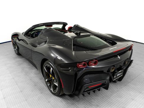 Certified 2025 Ferrari SF90 Spider image 5