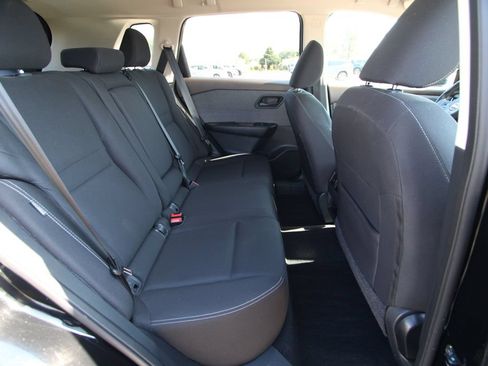 Used 2023 Nissan Rogue S AWD/4WD image 9