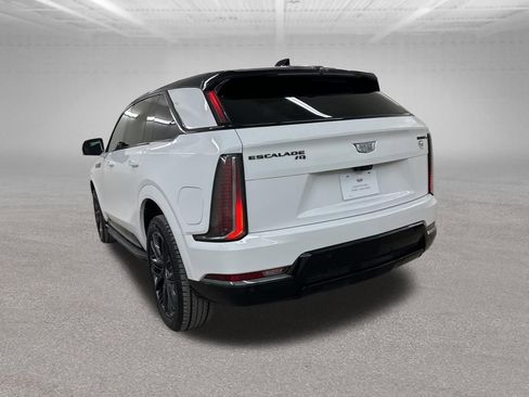 Certified 2025 Cadillac Escalade IQ Sport 2 w/ LPO, ONYX Package image 8