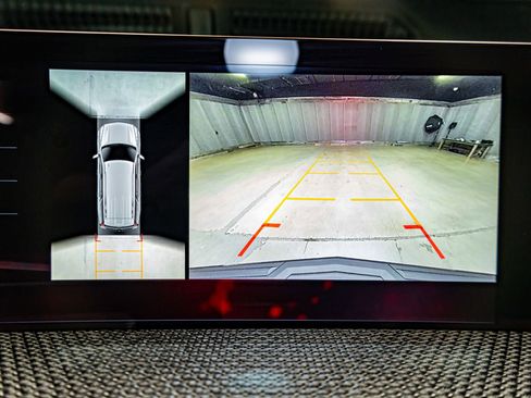 Used 2025 Cadillac Escalade V image 23