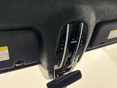 Used 2020 Porsche Cayenne Turbo S AWD/4WD image 21