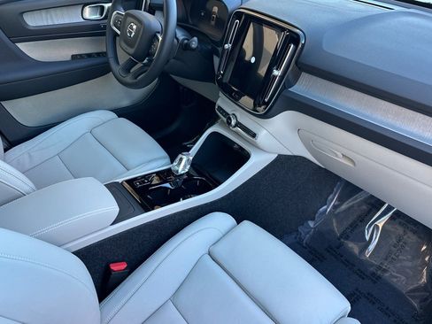 New 2026 Volvo XC40 B5 Plus w/ Protection Package Premier image 18