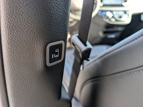 New 2026 Chrysler Pacifica Select image 40