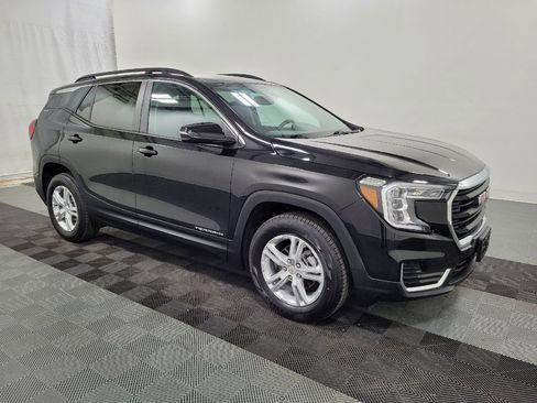Used 2023 GMC Terrain SLE w/ Driver Convenience Package image 11
