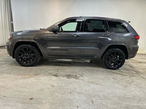 Used 2020 Jeep Grand Cherokee Altitude image 9