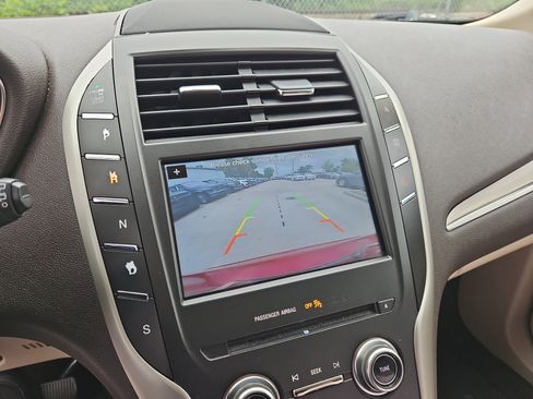 Used 2017 Lincoln MKC Premiere image 21