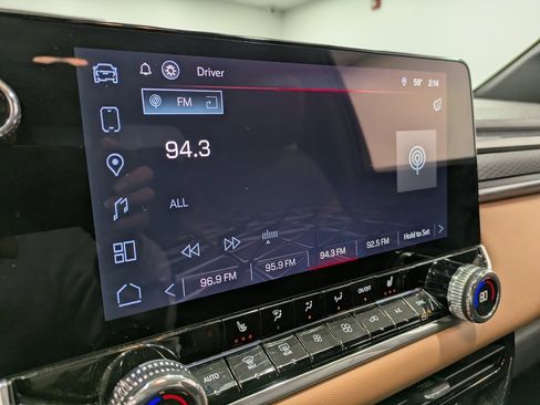 Used 2024 GMC Canyon AT4 image 11