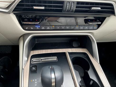 Used 2024 MAZDA CX-90 Plug-In Hybrid w/ Premium Plus AWD/4WD image 18
