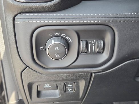 Used 2022 RAM 1500 Limited AWD/4WD image 20