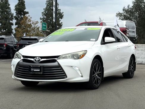 Used 2017 Toyota Camry LE image 5