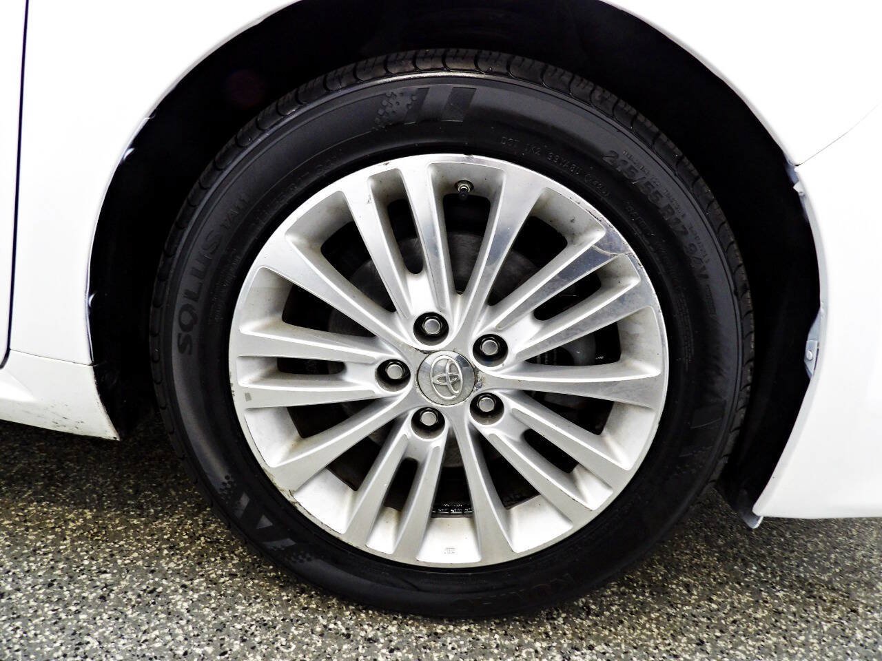 Used 2014 Toyota Avalon XLE Premium FWD image 22