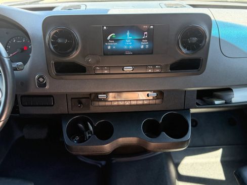 Used 2020 Mercedes-Benz Sprinter 2500 w/ Comfort Plus Package image 21