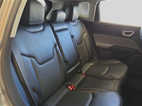 Used 2022 Jeep Compass Latitude image 17