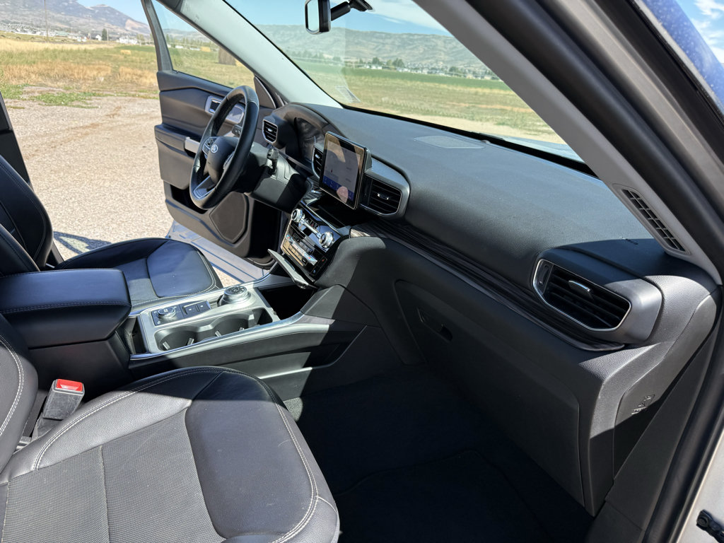 Used 2022 Ford Explorer Limited AWD/4WD image 39
