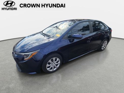 Used 2022 Toyota Corolla LE image 1