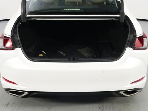 Used 2019 Lexus ES 350 w/ Luxury Package image 9