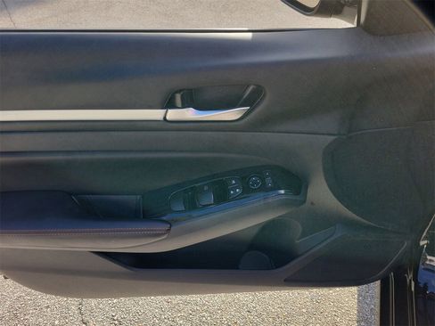 Used 2025 Nissan Altima 2.5 SR image 13