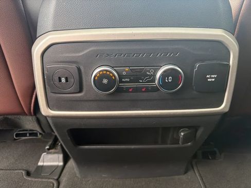 Used 2024 Ford Expedition Limited AWD/4WD image 26