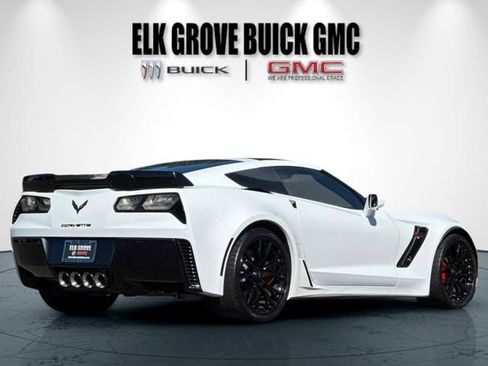 Used 2015 Chevrolet Corvette Z06 w/ 2LZ Preferred Equipment Group RWD image 4
