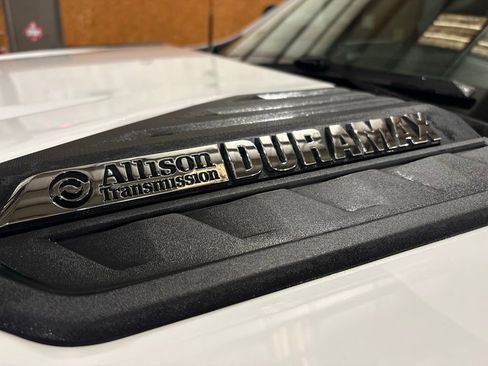 Used 2023 Chevrolet Silverado 2500 LT w/ Convenience Package image 11