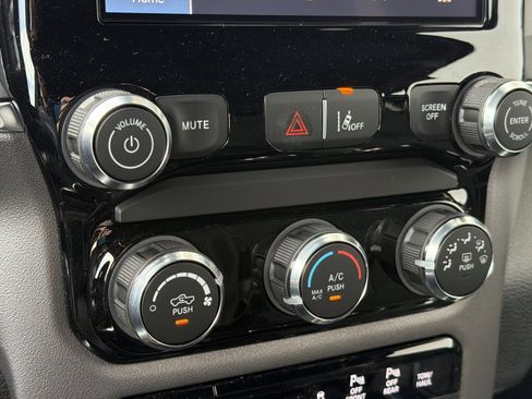 New 2026 RAM 1500 Express image 17