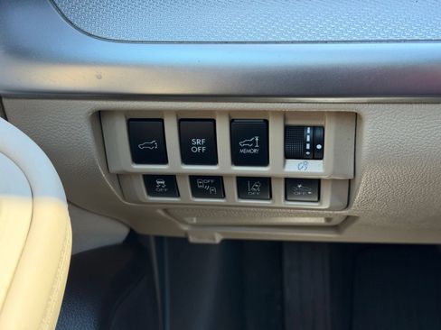 Used 2017 Subaru Outback 2.5i Premium AWD/4WD image 12