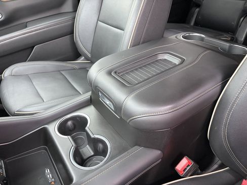 Used 2022 Chevrolet Suburban Premier AWD/4WD image 21