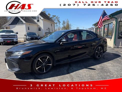 Used 2019 Toyota Camry XSE image 2