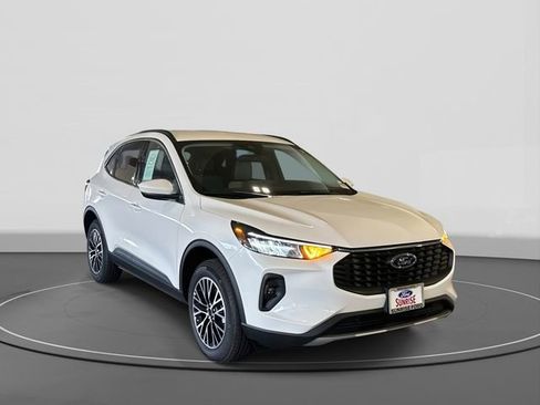 Used 2025 Ford Escape SE image 4