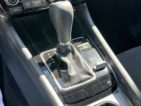 Used 2023 Jeep Compass Sport image 23