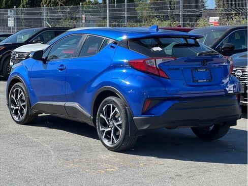 Used 2021 Toyota C-HR XLE FWD image 6