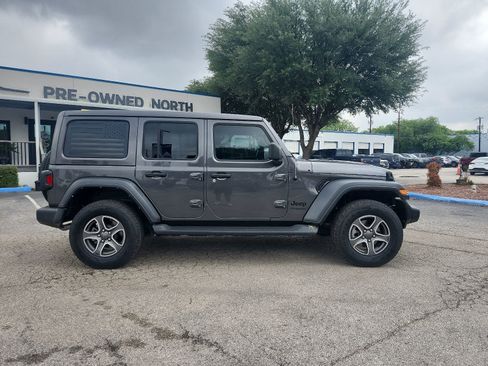 Used 2022 Jeep Wrangler Unlimited Sport w/ Sun And Sound Package AWD/4WD image 2
