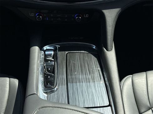 Used 2024 Buick Enclave Premium image 16