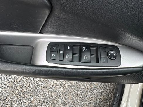 Used 2018 Dodge Journey SE w/ Connectivity Group image 16