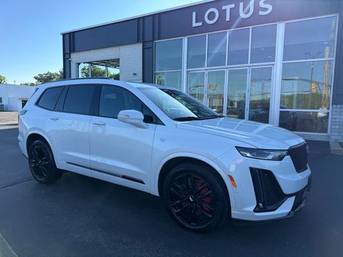 Used 2024 Cadillac XT6 Sport w/ LPO, ONYX Package AWD/4WD image 16