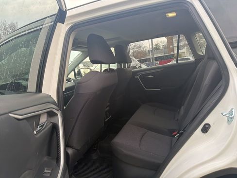 Used 2022 Toyota RAV4 XLE w/ Convenience Package image 33