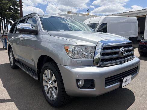Used 2016 Toyota Sequoia Limited w/ Safety & Convenience Package AWD/4WD image 4