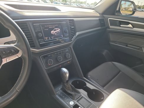 Used 2023 Volkswagen Atlas SE image 23