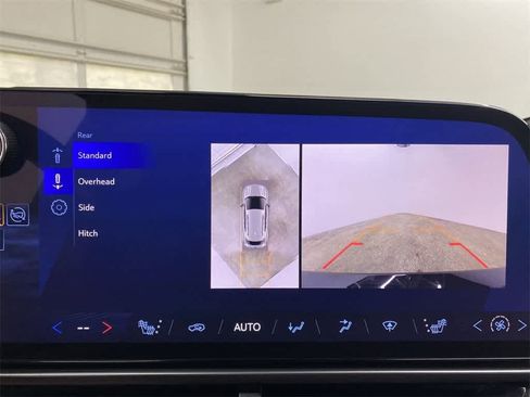 Used 2024 Chevrolet Equinox EV RS image 26