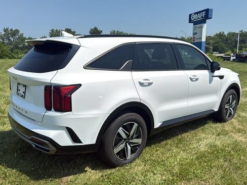 Used 2022 Kia Sorento S FWD image 13