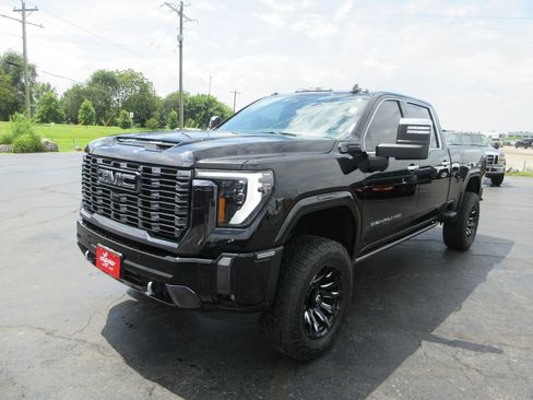 Used 2024 GMC Sierra 2500 Denali Ultimate AWD/4WD image 13